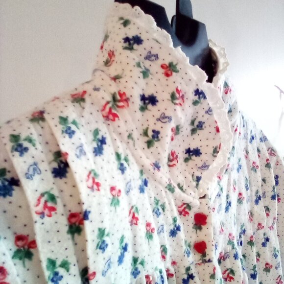 Lanz Of Salzburg Other - Womens Lanz Of Salzburg  Cottagecore flannel nightgown Heart Buttons Size S